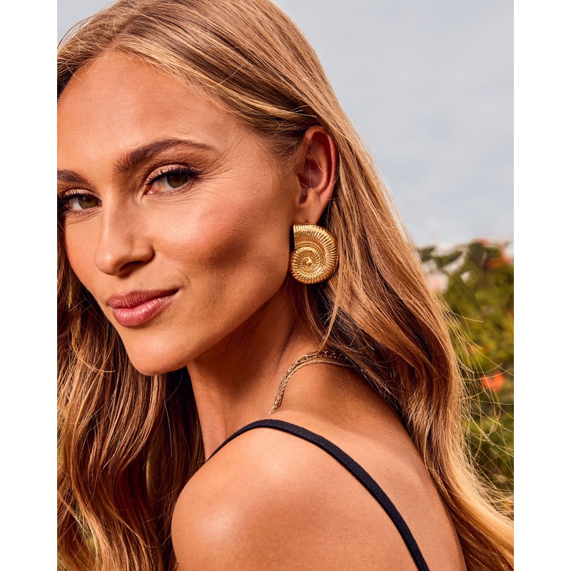 Dorie Shell Stud Earrings|Gold|O/S
