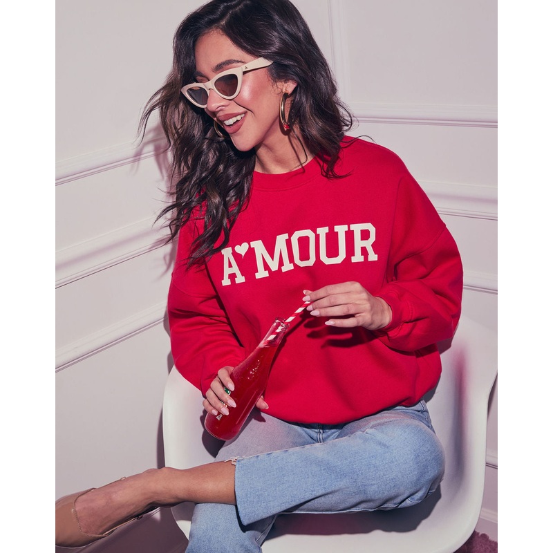 Sweet Amour Graphic Sweatshirt