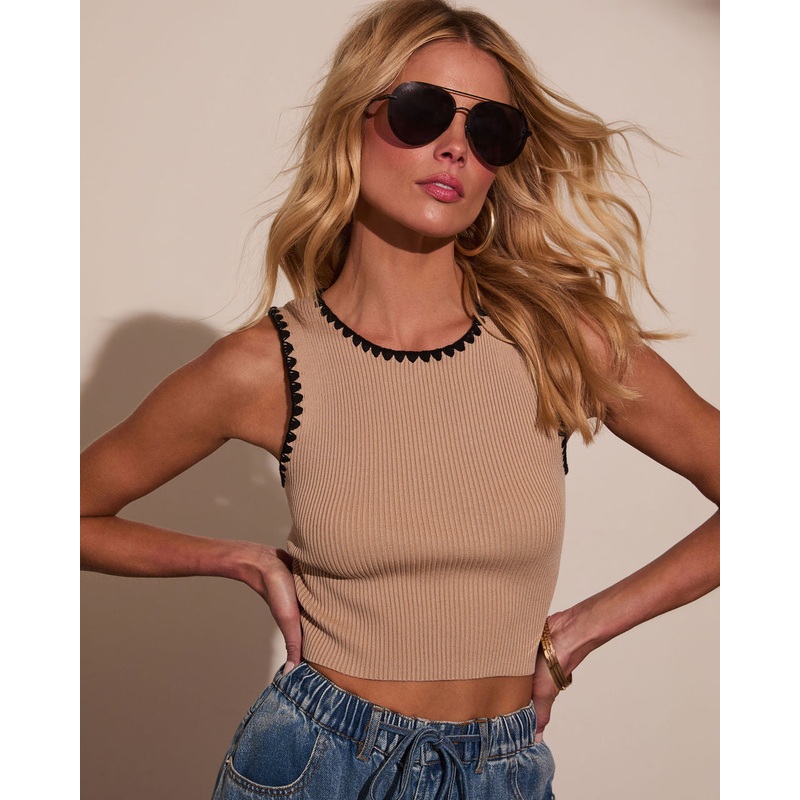 Simple Moment Contrast Trim Tank
