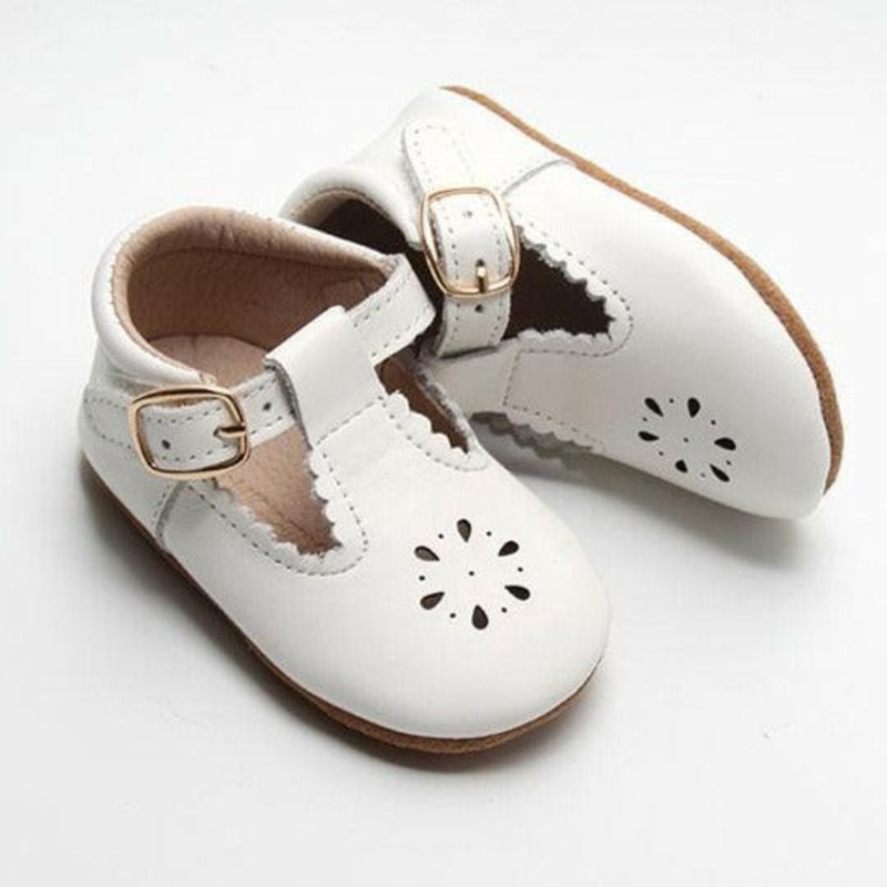 Leather Petal T-Bar | Color ‘Cotton White’ | Soft Sole