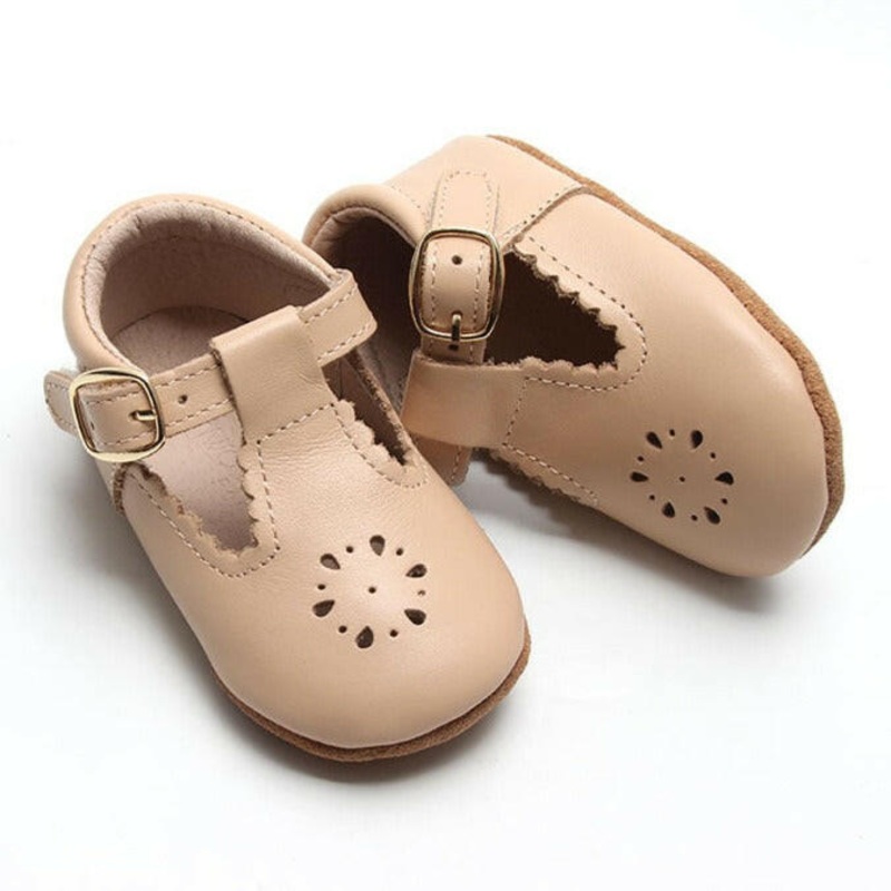 Leather Petal T-Bar | Color ‘Honey’ | Soft Sole